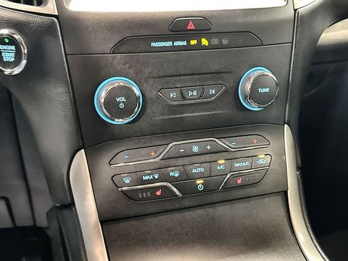 Used 2019 Ford Edge SEL w/ Equipment Group 201A FWD image 22