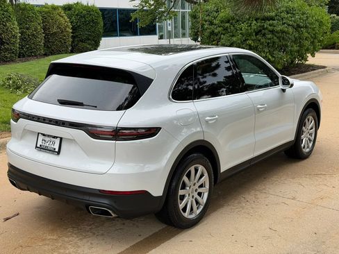 Used 2022 Porsche Cayenne AWD/4WD image 5