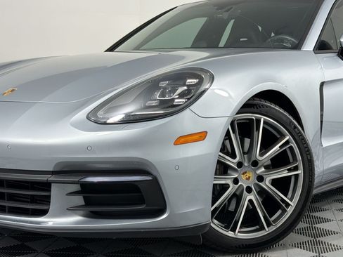 Certified 2019 Porsche Panamera image 12