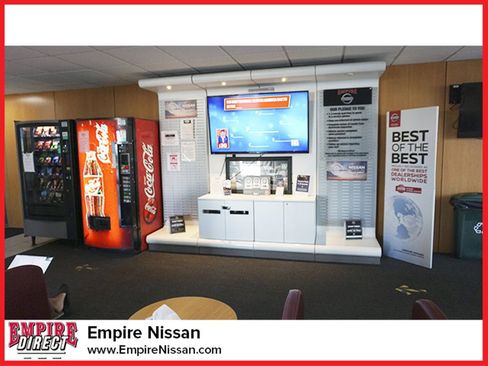 Used 2023 Nissan Pathfinder SV image 27