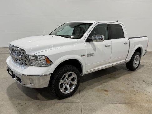 Used 2013 RAM 1500 Laramie w/ Convenience Group AWD/4WD image 2