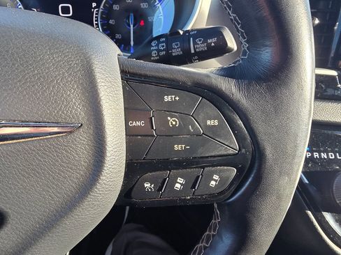 Used 2020 Chrysler Pacifica Touring-L w/ Advanced Safetytec Group image 18