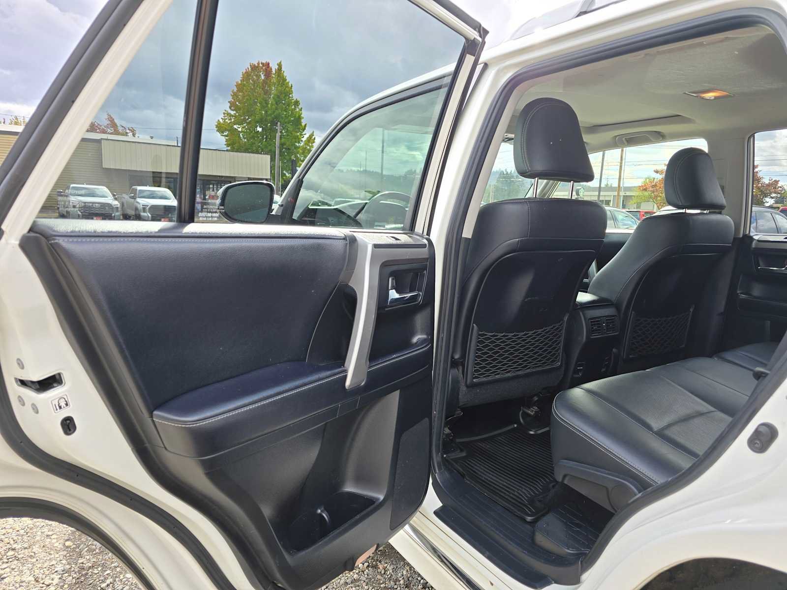 Used 2018 Toyota 4Runner Limited AWD/4WD image 18