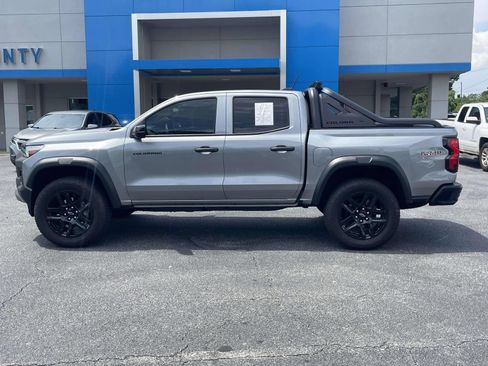 Used 2025 Chevrolet Colorado Trail Boss w/ Midnight Edition AWD/4WD image 6