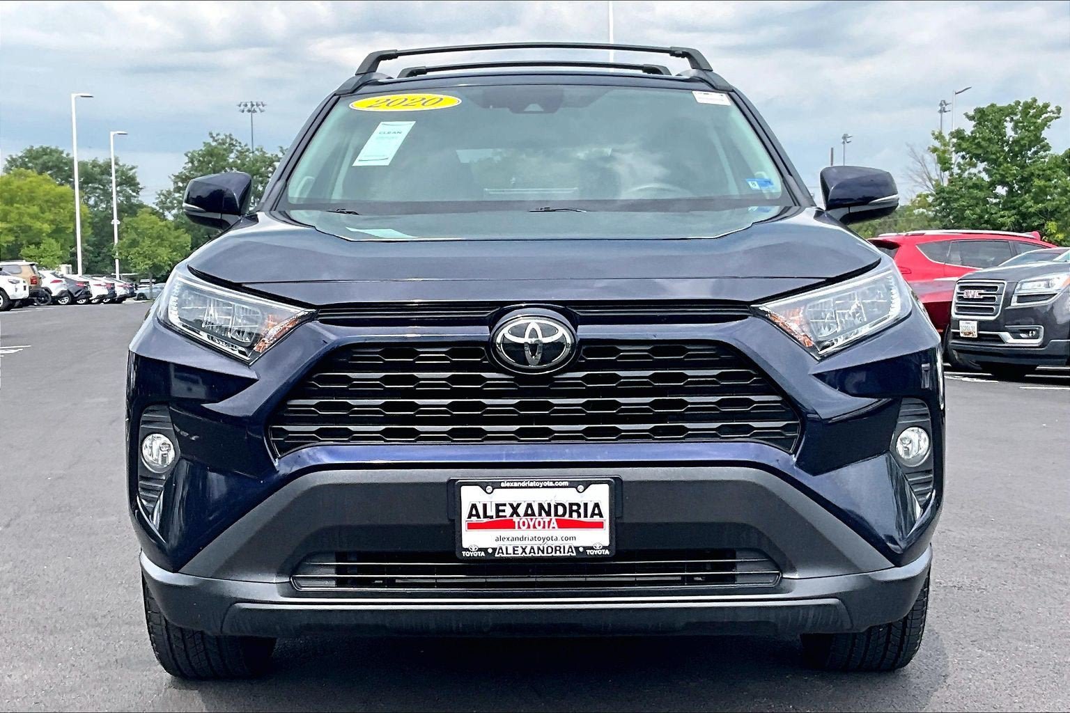 Used 2020 Toyota RAV4 XLE Premium AWD/4WD image 3