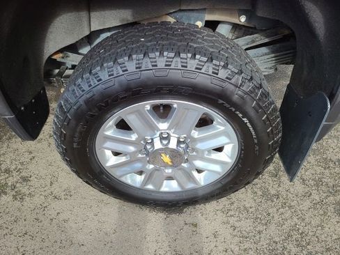 Used 2024 Chevrolet Silverado 3500 High Country w/ Technology Package image 7