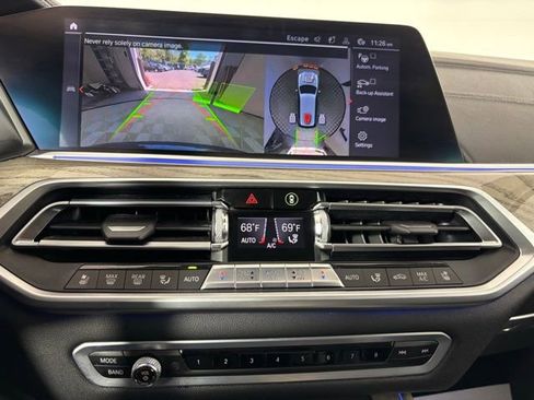 Used 2019 BMW X7 xDrive40i w/ Premium Package AWD/4WD image 16