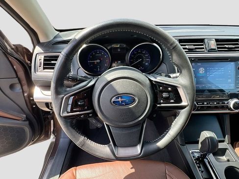 Used 2019 Subaru Outback 3.6R Touring w/ Popular Package #3A AWD/4WD image 11