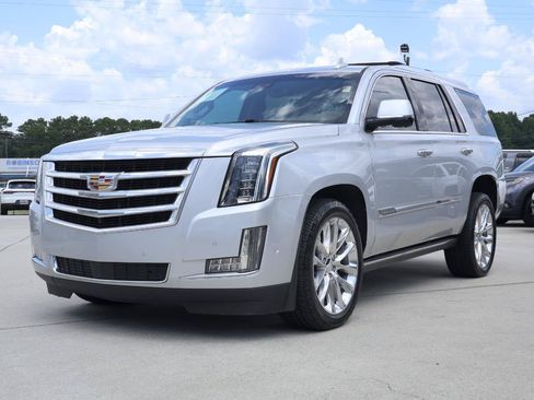 Used 2017 Cadillac Escalade Premium Luxury AWD/4WD image 36
