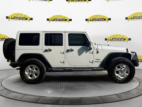 Used 2015 Jeep Wrangler Unlimited Sahara w/ Max Tow Package AWD/4WD image 6