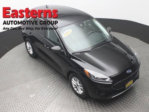 Used 2022 Ford Escape SE AWD/4WD image 3