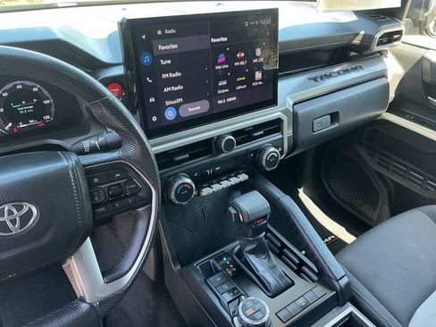 Certified 2024 Toyota Tacoma TRD Off-Road AWD/4WD image 27