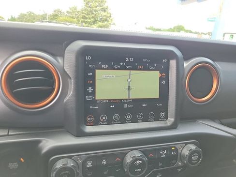Used 2022 Jeep Gladiator Mojave w/ Cold Weather Group AWD/4WD image 14