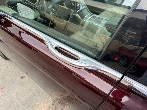 Used 2019 Lincoln Continental Select w/ Continental Climate Package AWD/4WD image 28
