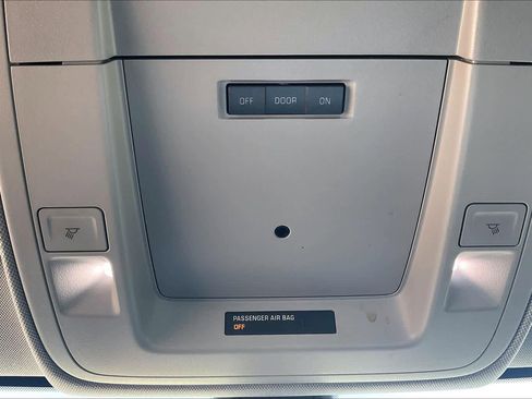 Used 2018 Chevrolet Silverado 1500 LT w/ LT Eassist Package image 31