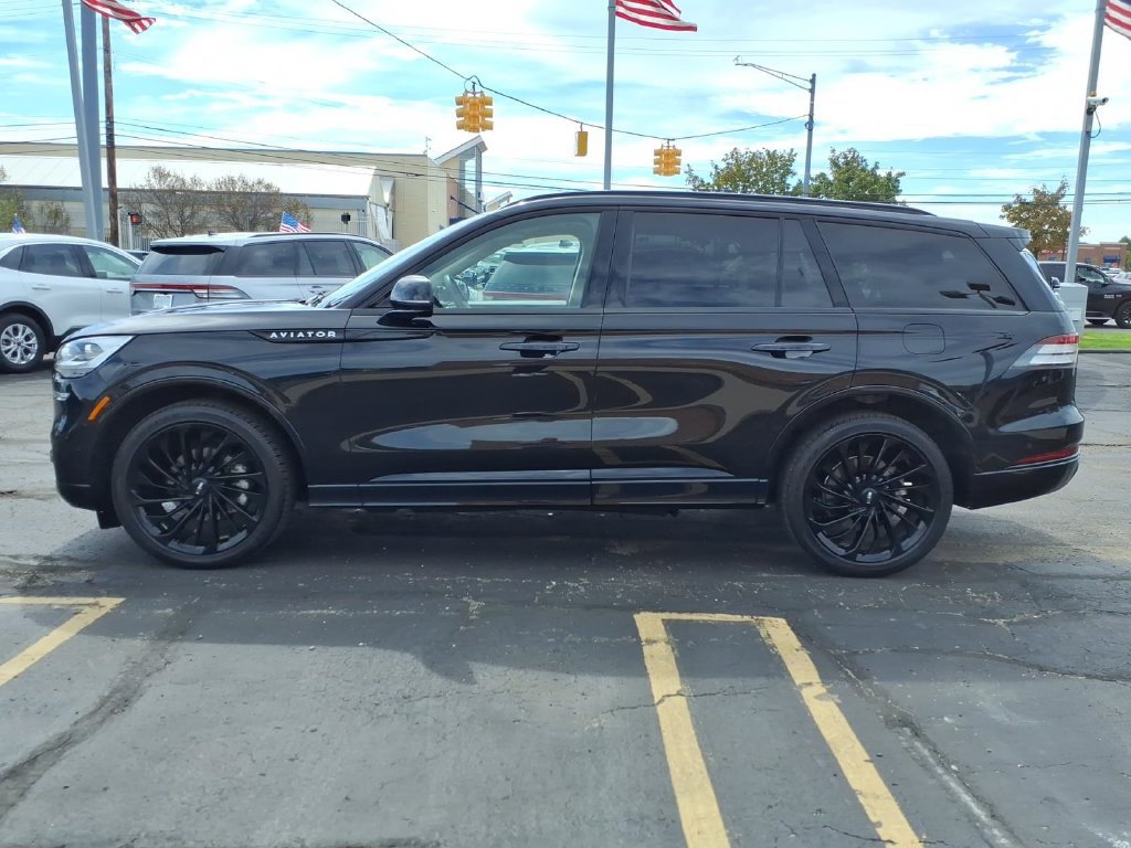 Used 2024 Lincoln Aviator Reserve w/ Equipment Group 201A AWD/4WD image 4
