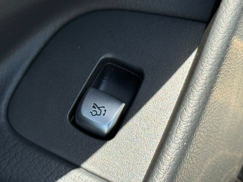 Used 2023 Mercedes-Benz E 450 4MATIC Sedan image 26