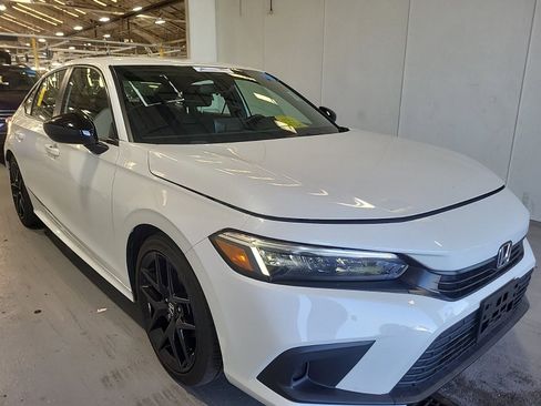 Used 2023 Honda Civic Sport image 4