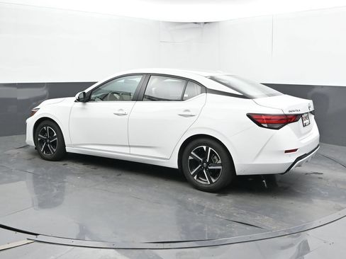 Used 2024 Nissan Sentra SV FWD image 10