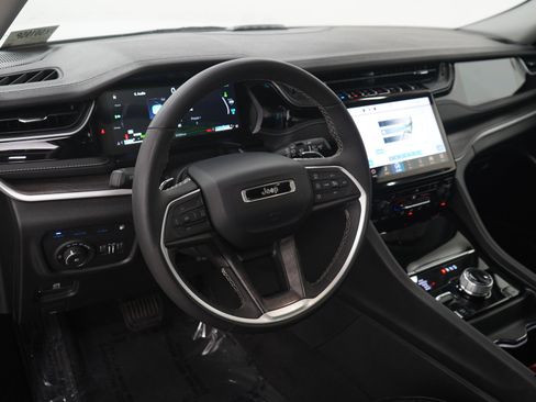 Used 2024 Jeep Grand Cherokee Limited 4xe AWD/4WD image 23