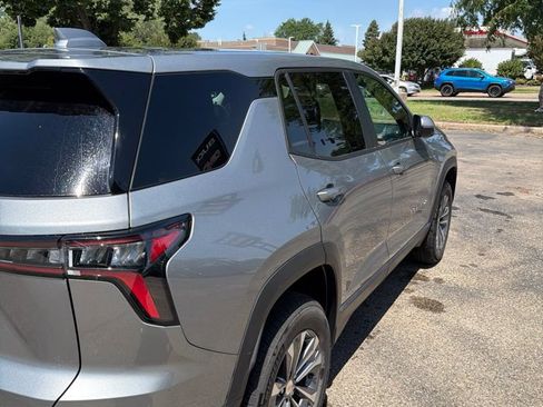 Used 2025 Chevrolet Equinox LT AWD/4WD image 7