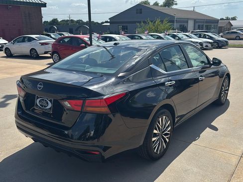 Used 2025 Nissan Altima 2.5 SV FWD image 6