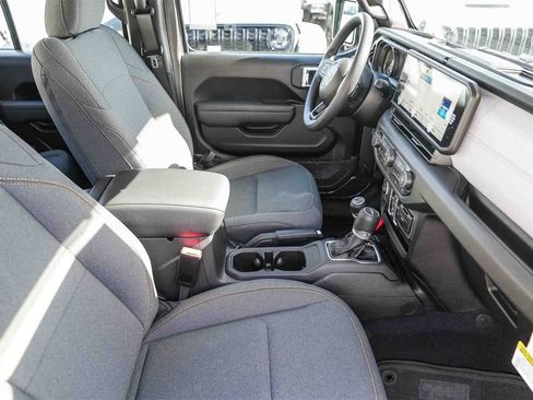 New 2026 Jeep Gladiator Sport image 17