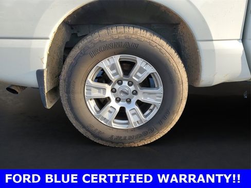 Used 2018 Nissan Titan SV w/ SV Convenience Package image 5