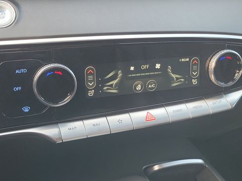 Certified 2024 Genesis GV70 2.5T w/ Select Package image 17