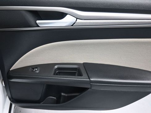 Used 2018 Ford Fusion S image 32