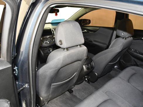 Used 2021 Chevrolet Malibu LT FWD image 46
