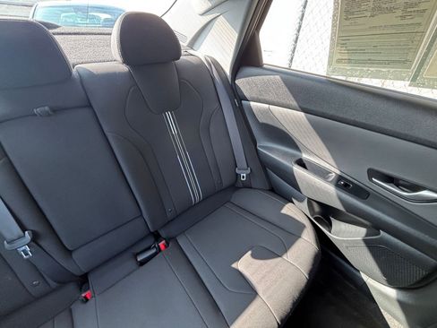Used 2025 Hyundai Elantra SEL image 42
