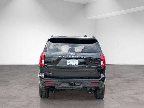 Used 2025 Ford Expedition Active AWD/4WD image 5