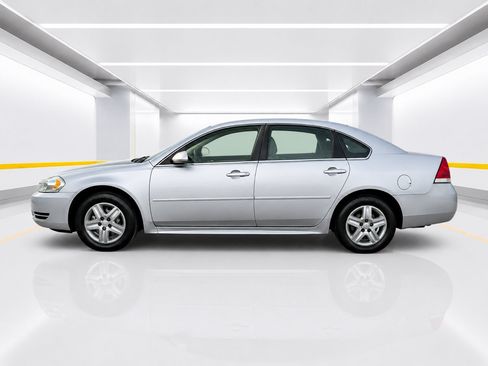 Used 2010 Chevrolet Impala LS FWD image 2