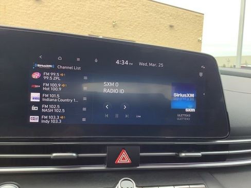 Used 2024 Hyundai Elantra SEL w/ Convenience Package image 32