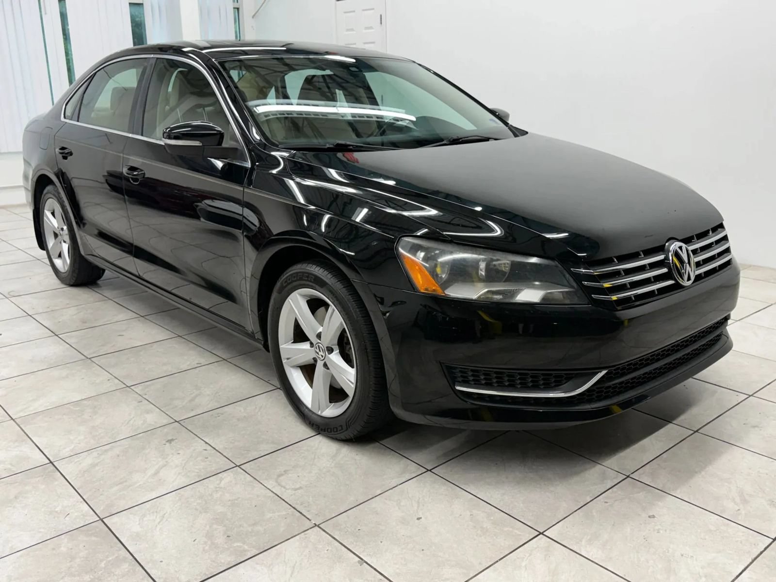 Used 2013 Volkswagen Passat TDI SE FWD image 1