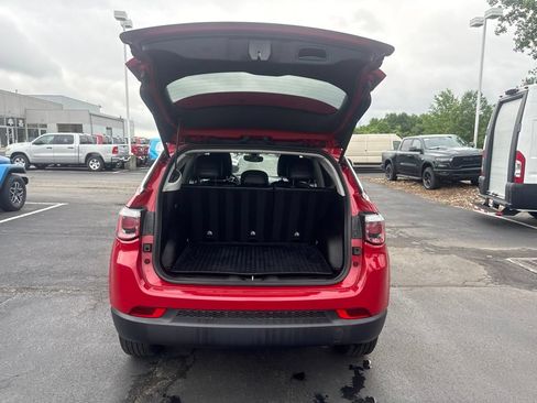 Used 2020 Jeep Compass Latitude w/ Cold Weather Group AWD/4WD image 47