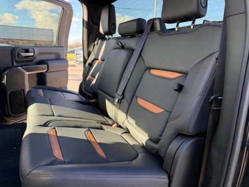 Used 2023 GMC Sierra 2500 AT4 image 17