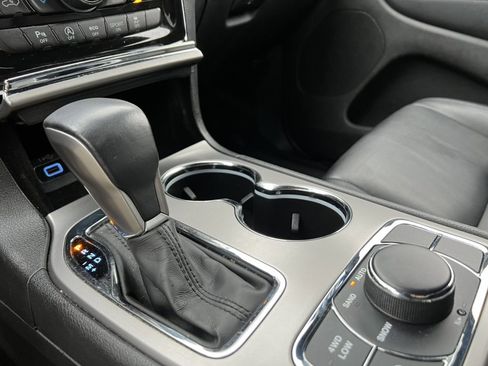 Used 2021 Jeep Grand Cherokee Limited image 29