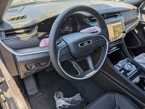 New 2026 Jeep Grand Cherokee Limited AWD/4WD image 11