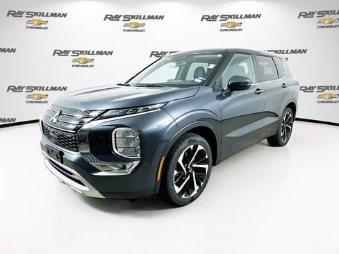 Used 2024 Mitsubishi Outlander SE AWD/4WD image 3