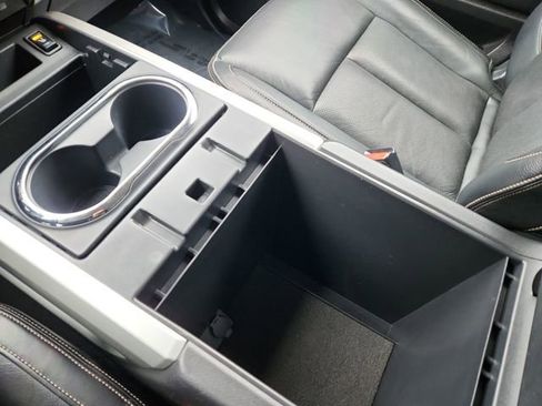 Used 2018 Nissan Titan SL image 48