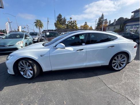 Used 2015 Tesla Model S P90D image 9
