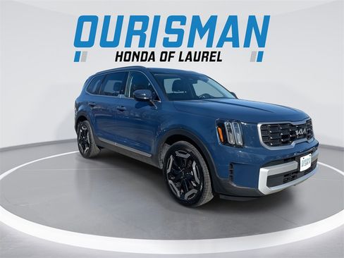 Used 2024 Kia Telluride S w/ S Sunroof Package image 2