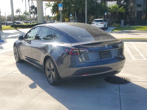 Used 2021 Tesla Model 3 Standard Range Plus image 8