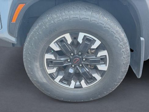 Used 2023 Nissan Frontier PRO-4X w/ Technology Package AWD/4WD image 9