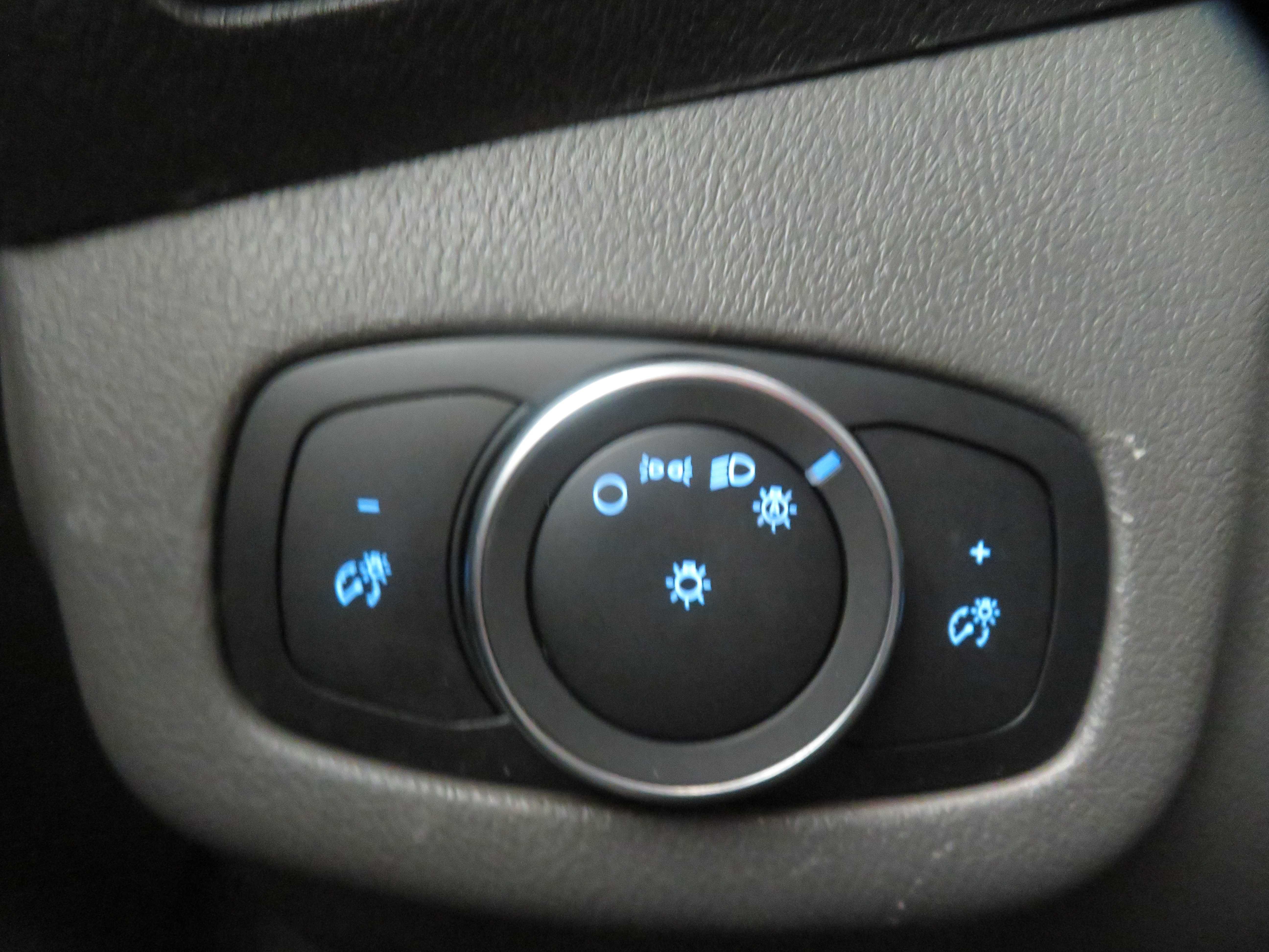Used 2022 Ford Transit Connect XL FWD image 46