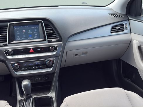 Used 2018 Hyundai Sonata SEL FWD image 15
