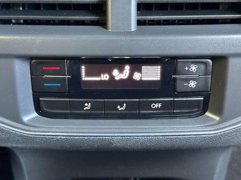 Used 2018 Volkswagen Atlas SE image 30