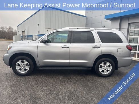 Used 2019 Toyota Sequoia SR5 image 6